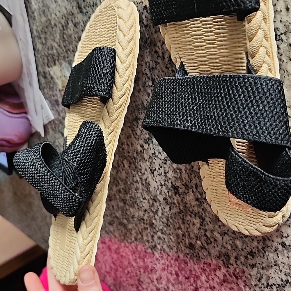 Shoes - Picture 2 of 4